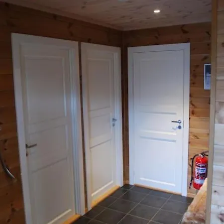 Flott Pa Smolasen Tjorhom Holiday home Fidjeland